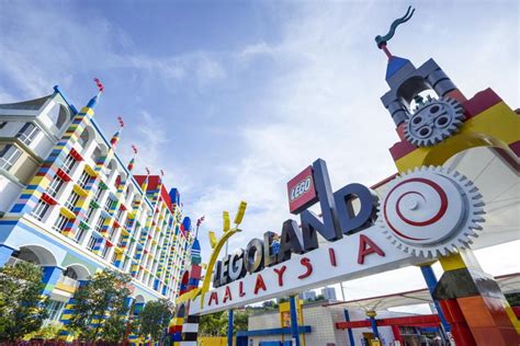 Day Trip 2d1n Legoland Malaysia Theme Park And Sea Life Aquarium