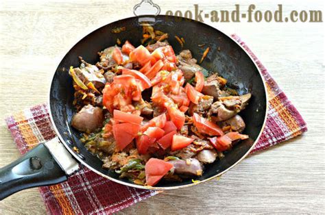 Foie de poulet braisé aux légumes
