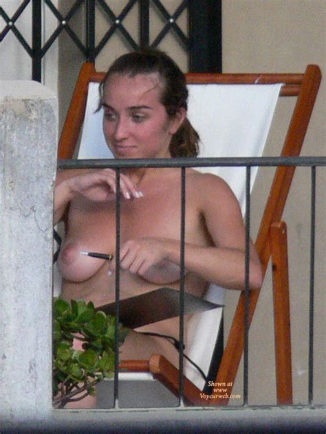 Voyeur Neighbor Wife Gallery Of Topless Hall Of Fame