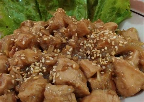 Membuat ayam teriyaki sebenarnya gak terlalu sulit dan bahannya mudah ditemukan. Resep Ayam Teriyaki Tabur Wijen oleh Diana Noy Adiatie - Cookpad