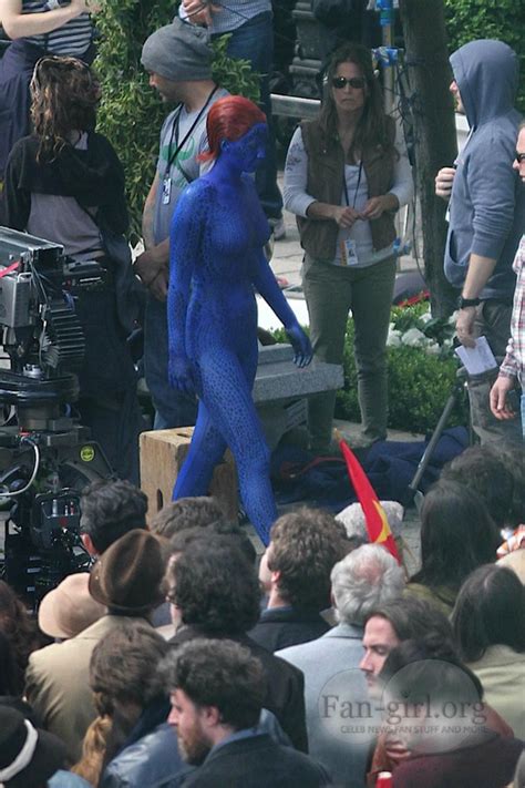 Jennifer Lawrence Still Looking Naked On Set Of The Day
