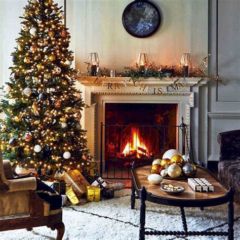 Brilliant 35 Gorgeous Christmas Living Room With Fireplace Ideas