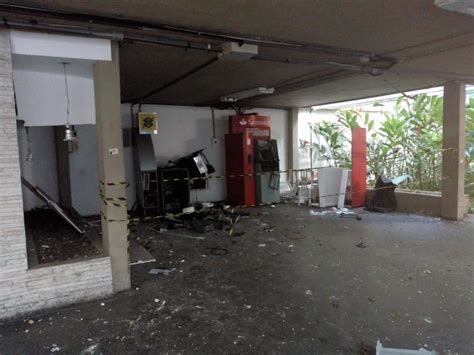 bandidos explodem caixas eletrônicos na ufrj brasil pleno news