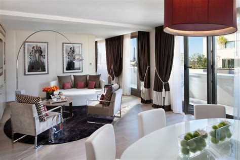 Worlds Most Romantic Hotel Suites Luxury Travel Mo Magazine