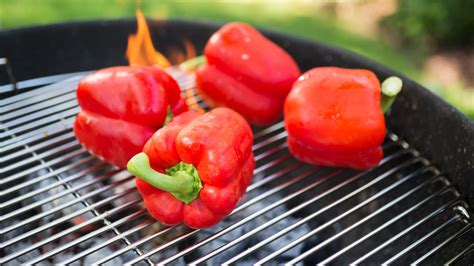 how to smoke peppers on a grill