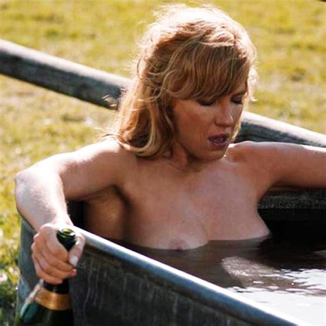 Kelly Reilly Naked Scene From Yellowstone Series. 