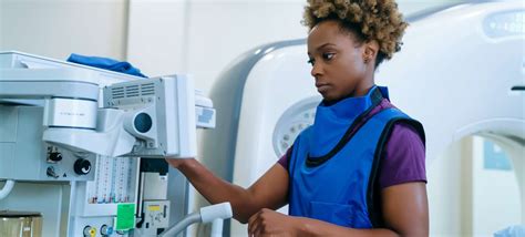 Radiologic Technologist Duties Salary How To Become One Coursera