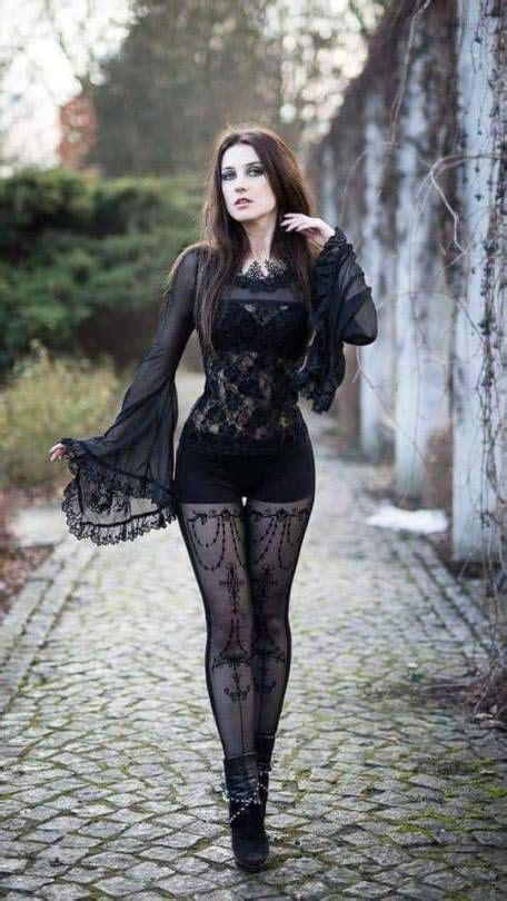Pin On Gothic Beauty Steampunk Art Fashion Present And Past