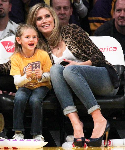 Heidi Klum And Her Daughter Leni Look Like Twins At 2017 Amas Usa Celebrities