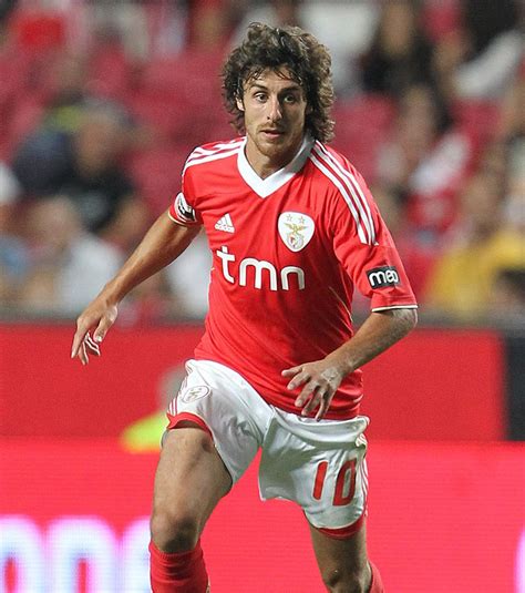 From wikimedia commons, the free media repository. Benfica: Pablo Aimar prolonge
