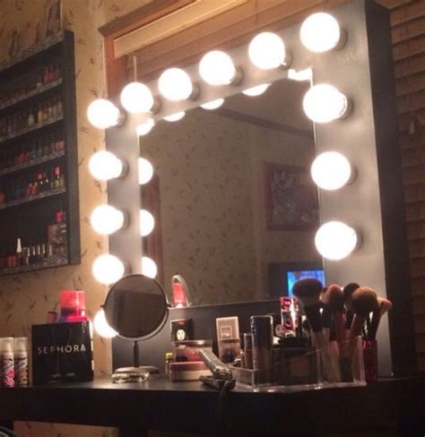The vanity mirror!reason for making this? DIY HollyWood Style Vanity For Less Than 1/2 The Price Of Retail!! Glamour On A Budget!! 💄👠💅👑💁 ...