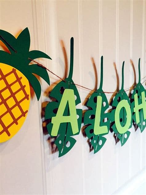 Graduation money lei because the grads love the money, another graduation idea for you this week: 40 Affordable And Creative Hawaiian Party Decoration Ideas ...