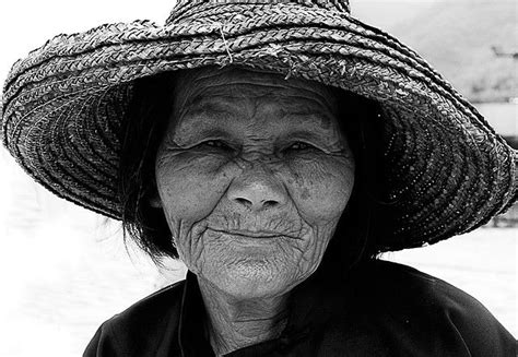Old Chinese Lady Portrait Cool Photos Chinese Women