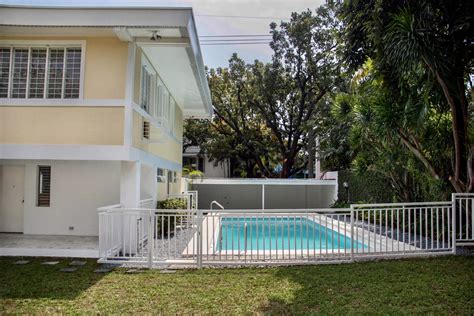 5BR HOUSE FOR RENT – DASMARINAS VILLAGE | Home Discovery