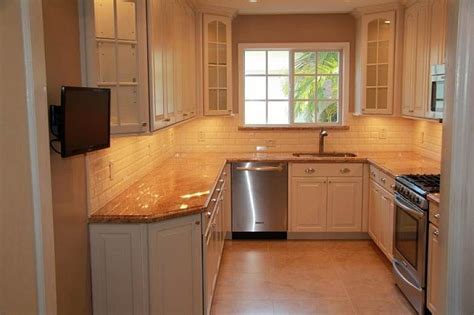 It's important to pay attention to the structure of your. Small U Shape Kitchen Designs with Lighting Ideas ...