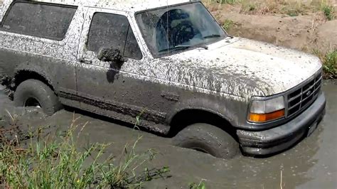 Ford Bronco Deep Mud Pit Youtube