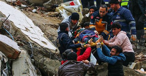 Terremoto in Turchia morto il portiere Türkaslan sui social la