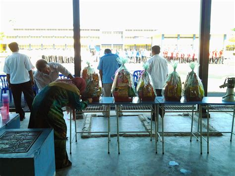 Kolej vokasional slim river pada peringkat awal penubuhannya dikenali sebagai sekolah menengah vokasional slim river. KOLEJ VOKASIONAL SLIM RIVER