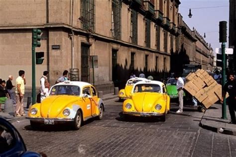 La Historia De Los Taxis En La Cdmx De Fotingos A Los Famosos Vochos