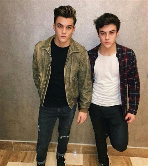 Ethan Y Grayson Dolan Dollan Twins Twin Photos Identical Twins