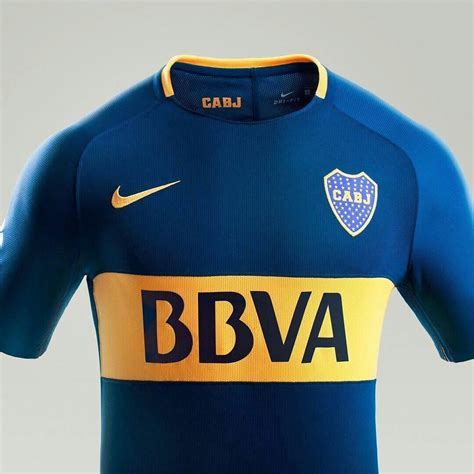 Para este año la camiseta tendrá un costo de $159.900 para los adultos y para niños y damas $129.900. La camiseta de Boca se renueva: así es el nuevo modelo ...