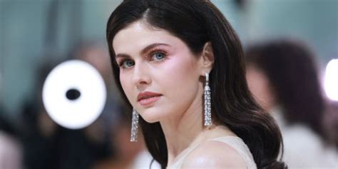 Alexandra Daddario Posed Naked On Instagram And Fans Absolutely Lost It