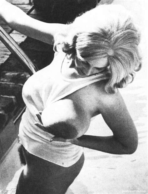 Free Vintage Tits Post Your Tits Pictures