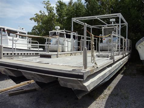 35 Aluminum Triple Pontoon Workboat 1995 For Sale For 10500 Boats