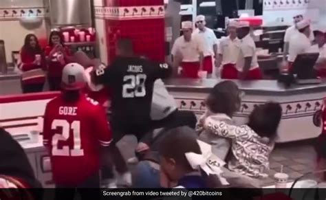 Caught On Camera Massive Fight Between Nfl Fans In Us Restaurant 2