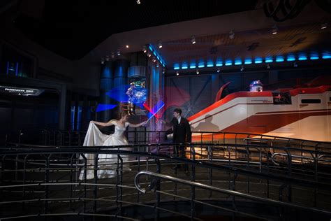 Star Wars Fans Will Enjoy A Photo Shoot Session At Star Tours In