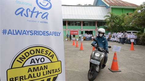 Lewat Estafet Peduli Bumi Di Makassar Asuransi Astra Bagikan Edukasi Safety Riding