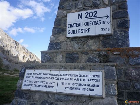 Il est alors réservé aux fondeurs et passionnés de rando en raquette ou ski de randonnée. Photo : Au Col d'Izoard