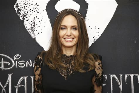 Angelina Jolie Donates To Lemonade Stand Raising Money For Yemen New