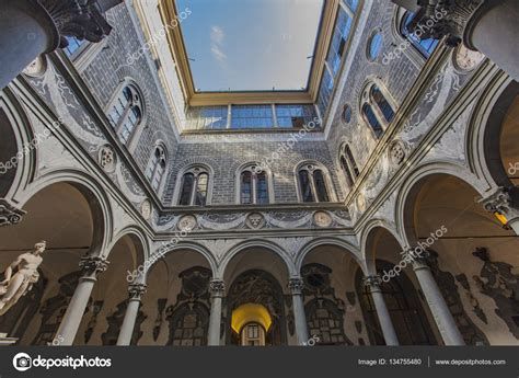 Palazzo Medici Riccardi In Florence — Stock Photo © Boggy22 134755480