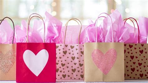 50 romantic gifts for women on valentine's day (or any day). Women's Day Gift Ideas For That Special Lady - Joburg.co.za