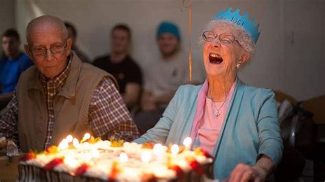 Facebooks Oldest Registered User Edythe Kirchmaier To Celebrate 107th Birthday