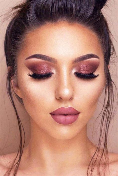 50 Elegant Makeup Look To Attend Formal Party Women