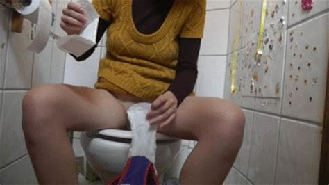 HD Girl Menstruation Pit Stop Toilet Pee Gassy Fart Tampon