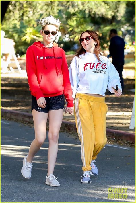 Kristen Stewart Holds Hands With Sara Dinkin During Morning Hike