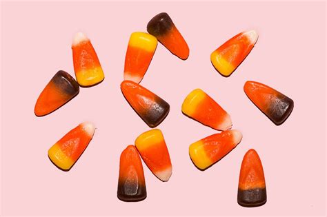 What 100 Calories Of Your Favorite Halloween Candy Actually Looks Like Glamour