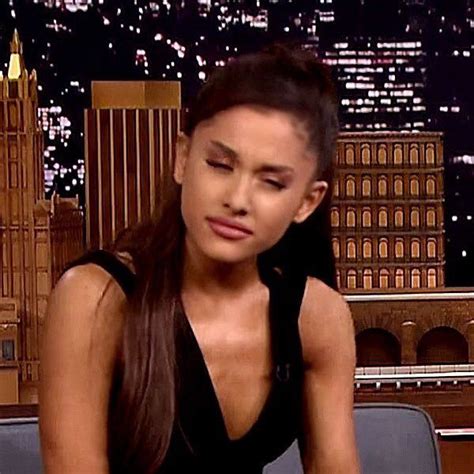Pin By 𝙢𝙖𝙡𝙡𝙤𝙧𝙮🦋 On Funny Pics Meme Faces Reactions Meme Ariana