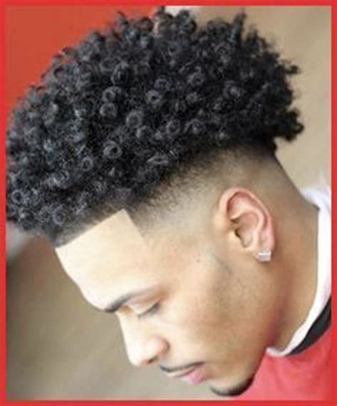 We got low fades, afro fades, forward swept hair, fringes, frizzy hair, wavy hair, and lots of other styles in between! 30+ Awesome Examples of Curly Hair Fade | The Best Mens ...