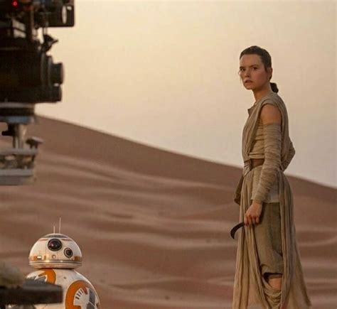 Behind The Scenes Of The Force Awakens Rey Star Wars Star Wars Cast