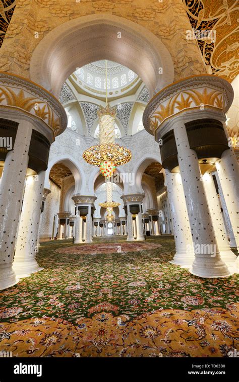 Inside The Beautiful Sheikh Zayed Grand Mosque In Abu Dhabi Stock Photo