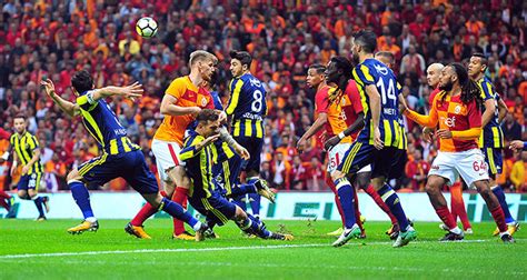 Hafta maçında sezonun ilk derbisinde galatasaray ve fenerbahçe karşı karşya geldi. Galatasaray Fenerbahçe Maç Sonucu / GS 3 - FB 1