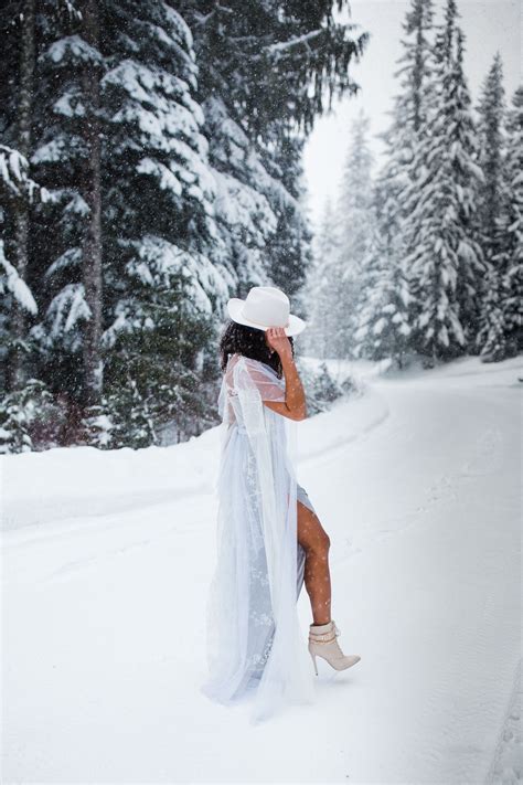 Amazing Snow Photoshoot Mount Hood Elopement Portland Wedding