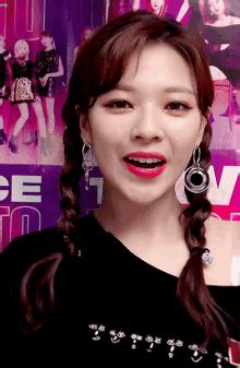 Jeong Yeon More And More GIF Jeong Yeon More And More Twice Discover Share GIFs