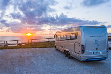 Gepennt hab ich dann auf einem stellplatz an der autobahn. Roadtrip Frankreich-Spanien-Portugal - Stranddeko