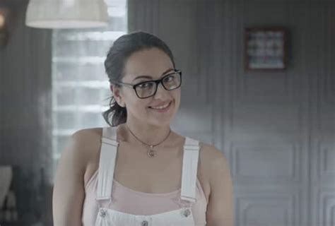 Sonakshi Sinha Noor Is A Bundle Of Contradictions Shes Every Girl Shes Me Bollywood Life