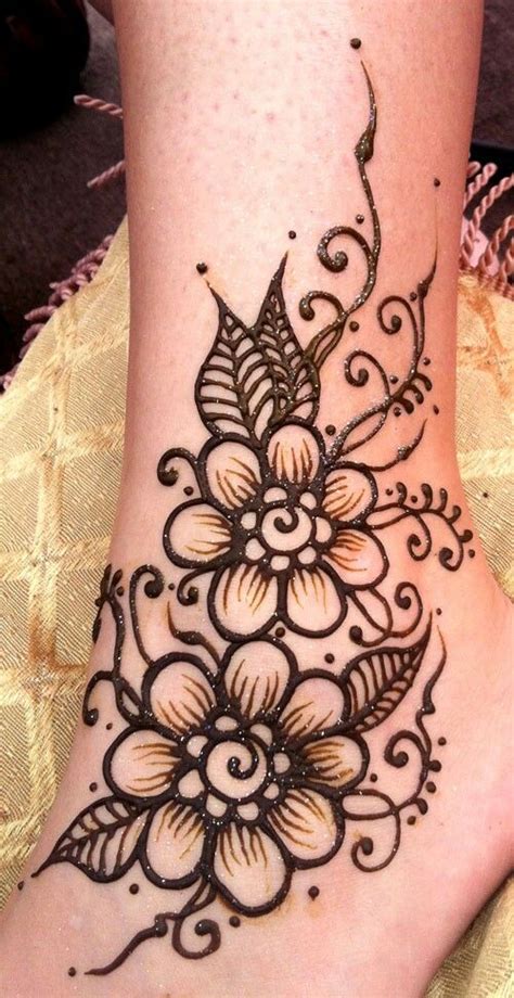 Check spelling or type a new query. Nice designs .. | Henna tattoo designs, Flower henna, Simple henna tattoo